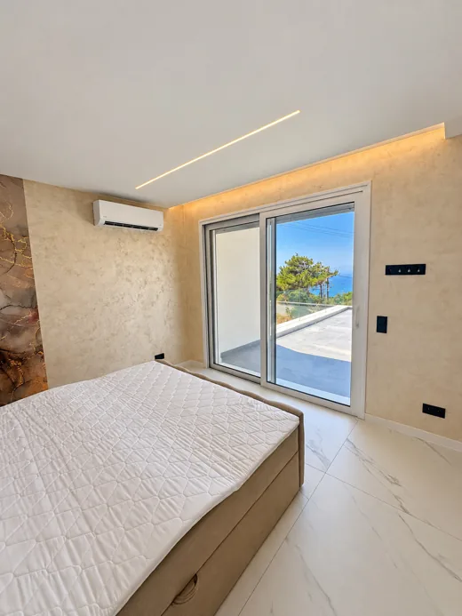 Schlafzimmer mit Meerblick · Terrassenzugang